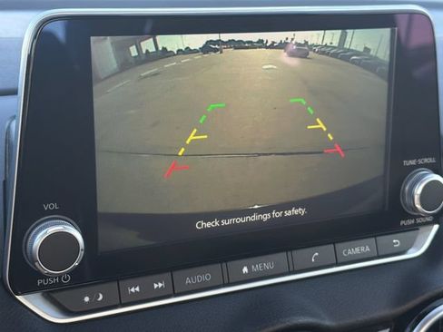 Used 2024 Nissan Sentra SV FWD image 19
