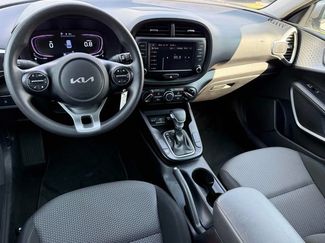 Used 2024 Kia Soul LX FWD video 2