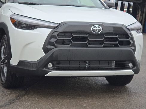 New 2026 Toyota Corolla Cross XLE image 9