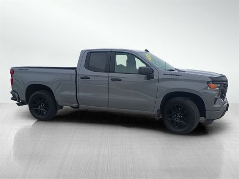 Used 2024 Chevrolet Silverado 1500 Custom w/ Dark Appearance Package image 4