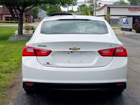 Used 2017 Chevrolet Malibu LT FWD image 5