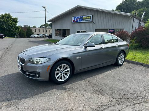 Used 2015 BMW 528i xDrive Sedan AWD/4WD image 1