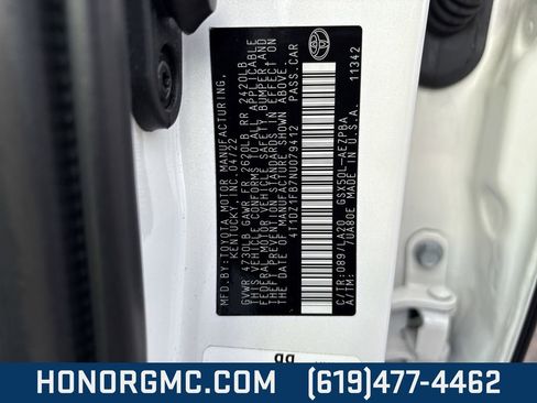 Used 2022 Toyota Avalon Limited image 35