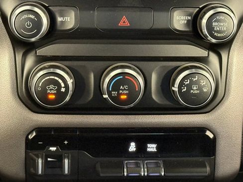 Used 2021 RAM 2500 Big Horn w/ Level 1 Equipment Group AWD/4WD image 20