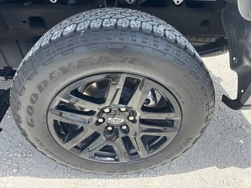 Used 2025 Chevrolet Silverado 1500 Custom w/ Turbomax Blackout Package RWD image 13