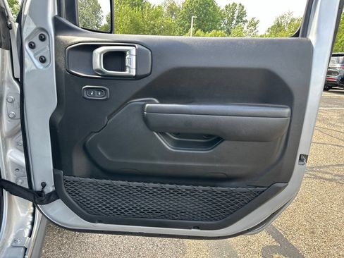 Used 2024 Jeep Wrangler Unlimited Rubicon AWD/4WD image 18
