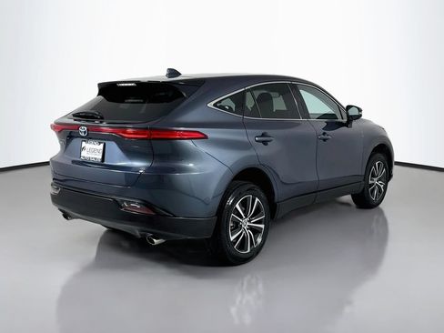 Used 2024 Toyota Venza LE AWD/4WD image 5