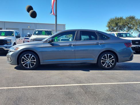 Used 2023 Volkswagen Jetta Sport image 6