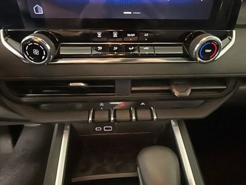 Used 2023 Chevrolet Colorado Trail Boss w/ Technology Package AWD/4WD image 22