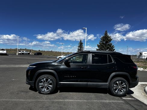 Used 2025 Chevrolet Equinox LT w/ Convenience Package II AWD/4WD image 2