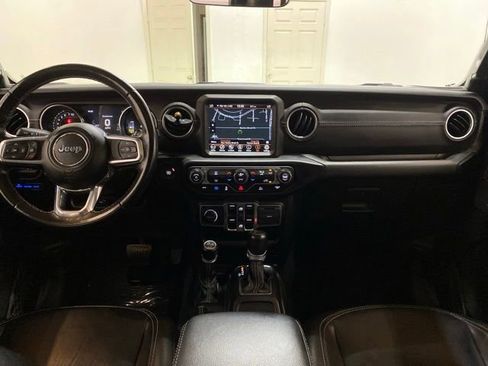 Used 2022 Jeep Wrangler Unlimited Sahara AWD/4WD image 13