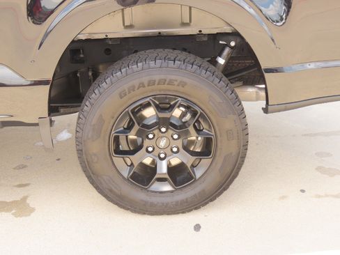 Used 2025 Ford F150 STX w/ Equipment Group 201A FX4 AWD/4WD image 17