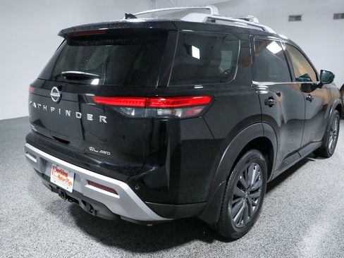 Used 2025 Nissan Pathfinder SL w/ SL Premium Package AWD/4WD image 7