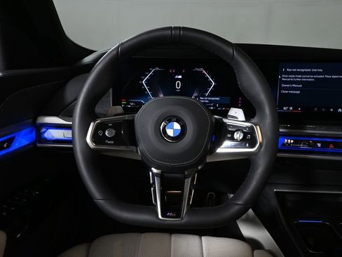 Used 2025 BMW 740i xDrive AWD/4WD image 17