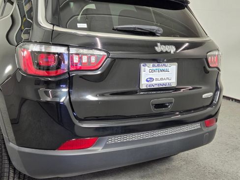 Used 2022 Jeep Compass Latitude FWD image 7