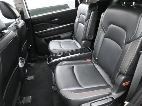 Used 2022 Nissan Pathfinder SL w/ SL Premium Package FWD image 12