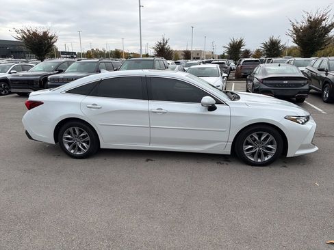 Used 2019 Toyota Avalon XLE image 5