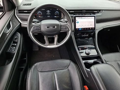Used 2023 Jeep Grand Cherokee Limited AWD/4WD image 11