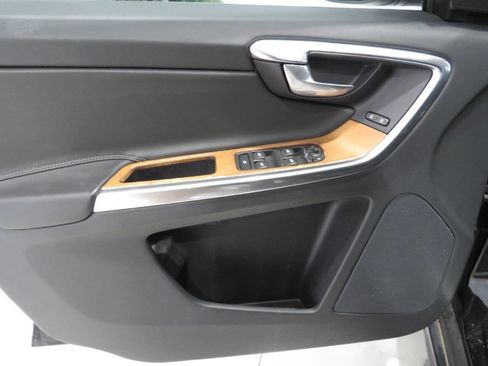 Used 2017 Volvo XC60 T5 Inscription w/ Preferred Option Package FWD image 23
