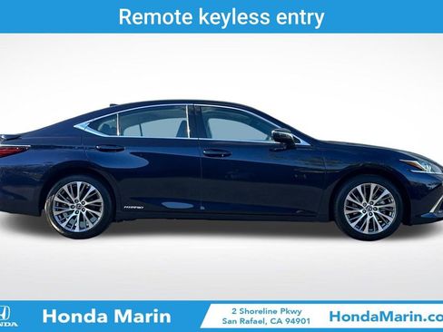 Used 2021 Lexus ES 300h w/ Premium Package image 4