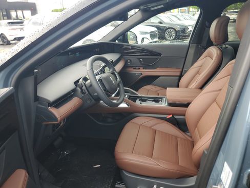 New 2026 Lincoln Nautilus Reserve w/ Jet Appearance Package AWD/4WD image 11