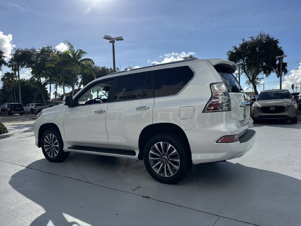 Used 2023 Lexus GX 460 Luxury w/ Accessory Package AWD/4WD image 26