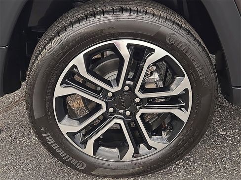 Used 2024 Jeep Compass Limited w/ Sun and Sound Group image 7