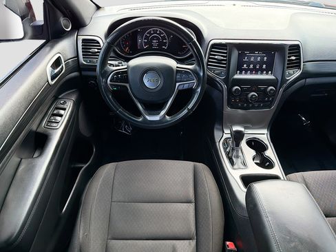 Used 2020 Jeep Grand Cherokee Laredo image 15