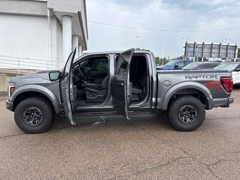 Used 2025 Ford F150 Raptor w/ Equipment Group 803A Raptor R AWD/4WD image 4