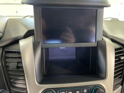 Used 2017 GMC Yukon SLT image 41