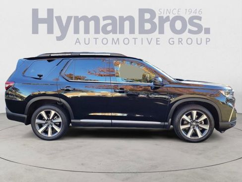 Used 2023 Honda Pilot Touring image 2