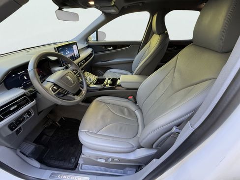 Used 2023 Lincoln Nautilus Reserve w/ Cargo Utility Package image 9