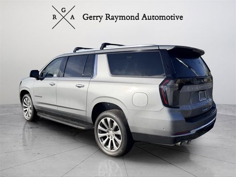 New 2026 Chevrolet Suburban Premier image 4