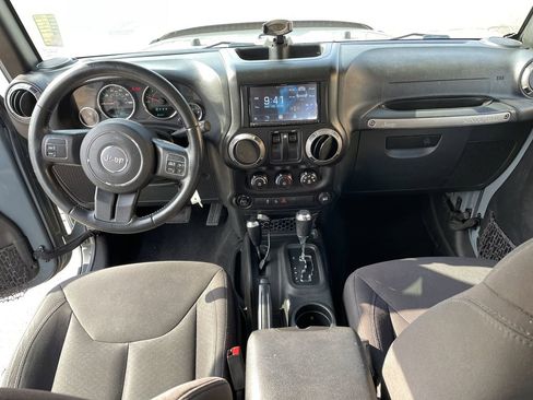 Used 2015 Jeep Wrangler Sport AWD/4WD image 15