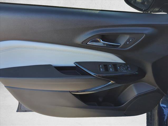 Used 2024 Chevrolet Trax LT w/ LT Convenience Package FWD image 10