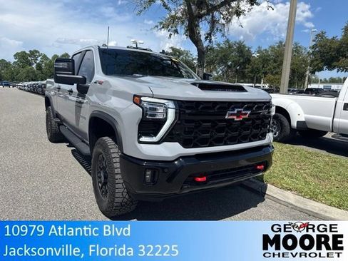 Used 2025 Chevrolet Silverado 2500 ZR2 w/ Technology Package AWD/4WD image 1