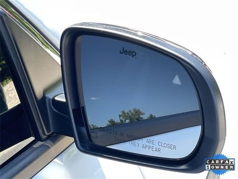 Used 2024 Jeep Compass Latitude image 33