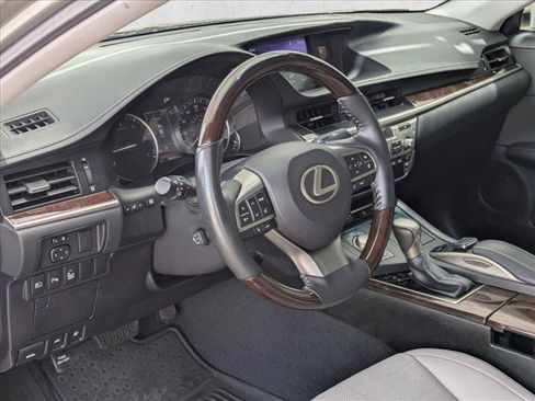 Used 2018 Lexus ES 350 w/ Luxury Package w/Wood Trim FWD image 10