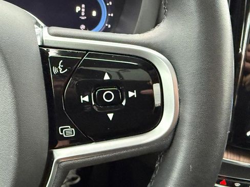 Certified 2023 Volvo XC60 B5 Plus image 19