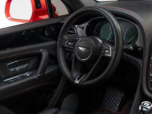 Used 2019 Bentley Bentayga V8 image 42