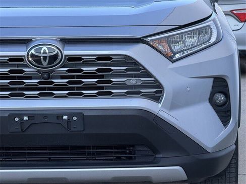 Used 2020 Toyota RAV4 Limited image 7