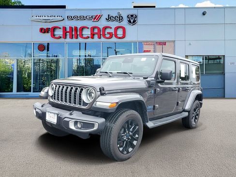 Used 2025 Jeep Wrangler Unlimited Sahara AWD/4WD image 2