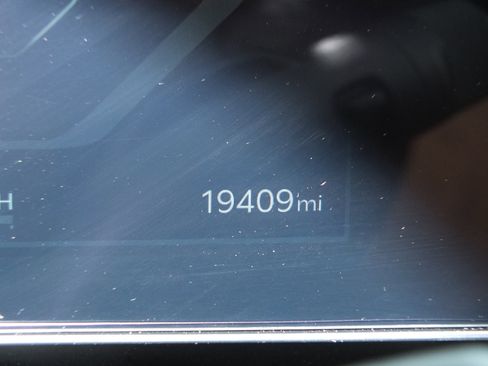 Used 2025 Kia Carnival SX Prestige image 27