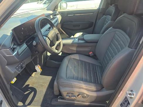 Used 2024 Kia EV9 Land AWD/4WD image 13