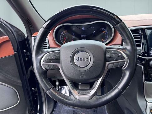 Used 2020 Jeep Grand Cherokee Overland AWD/4WD image 17