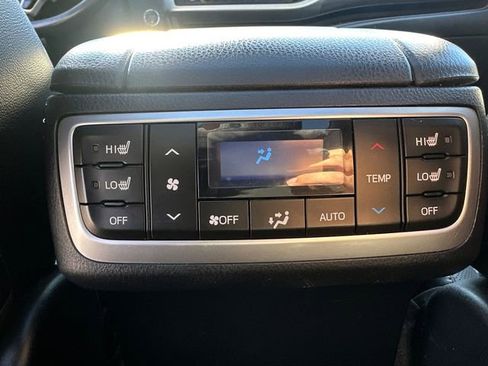 Used 2018 Toyota Highlander Limited Platinum AWD/4WD image 15