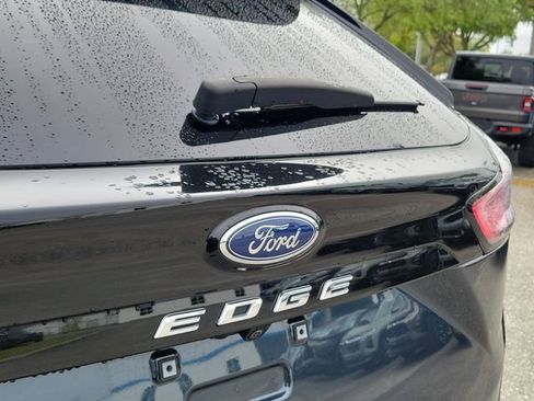 Used 2024 Ford Edge SE w/ Cargo Accessory Package image 8