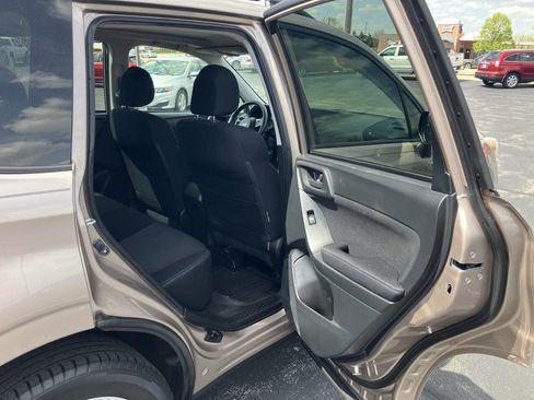 Used 2015 Subaru Forester 2.5i Premium w/ All-Weather Package AWD/4WD image 28