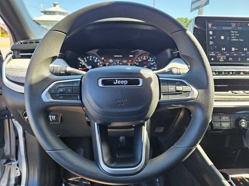 Used 2025 Jeep Compass Sport AWD/4WD image 20