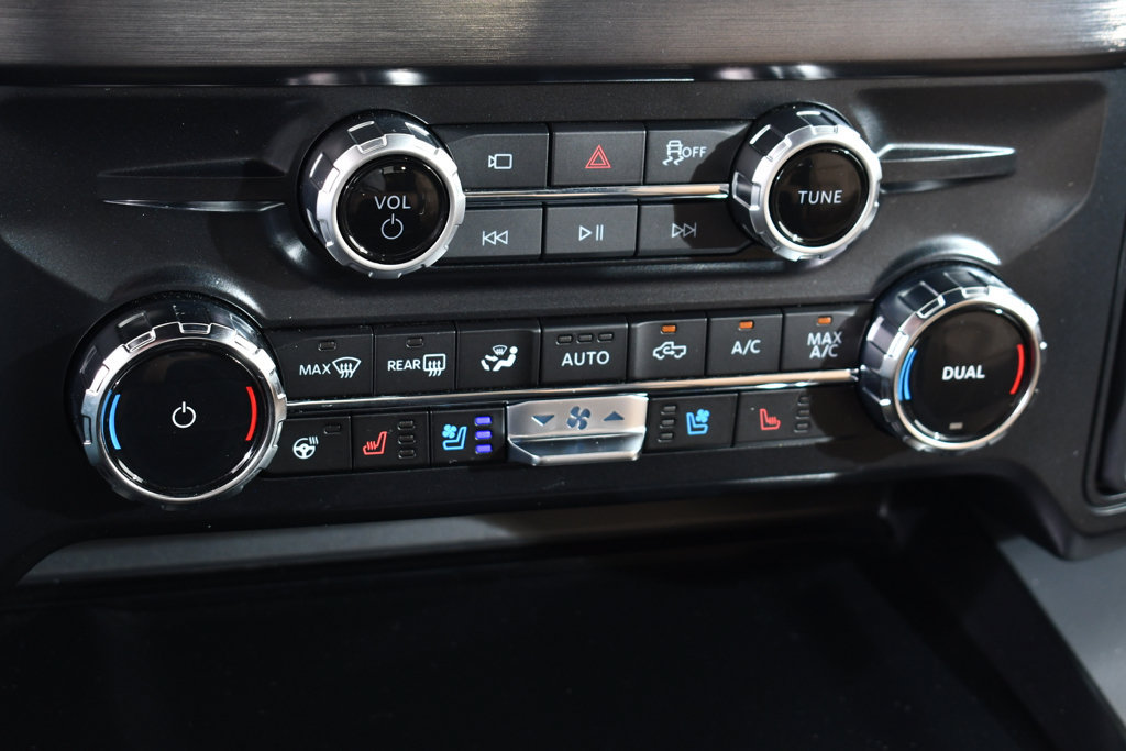 Used 2026 Ford F350 Lariat w/ Lariat Premium Package AWD/4WD image 29